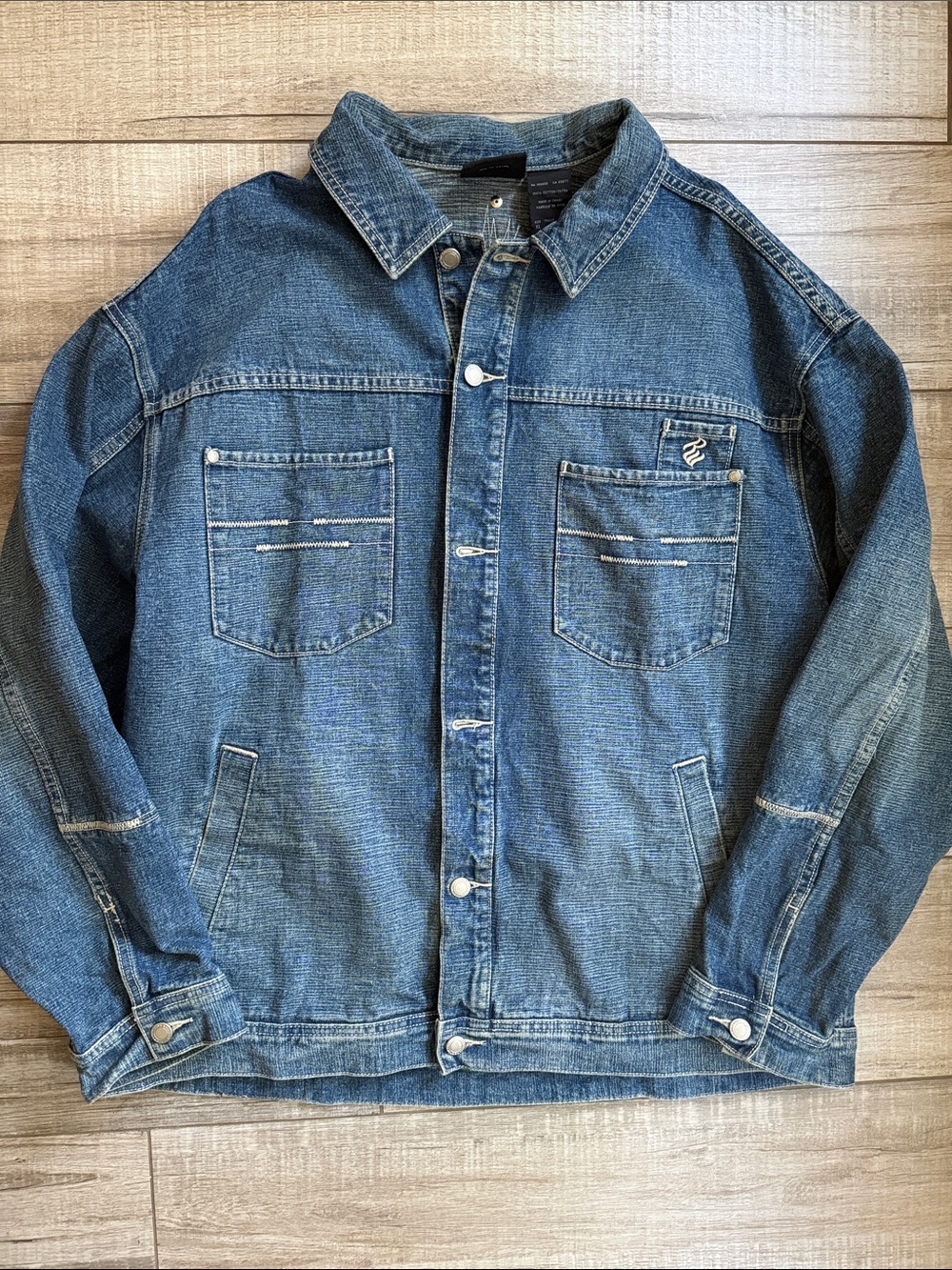 Vintage Rocawear Y2K Blue Denim Trucker Jacket Size XL Hip Hop Streetwear